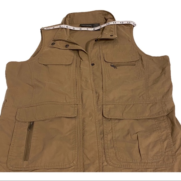 SOLD-Magellan’s Women’s Traveler’s Pocket Vest, size Medium - Picture 5 of 13